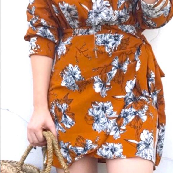 Dress - Picture 3 of 3